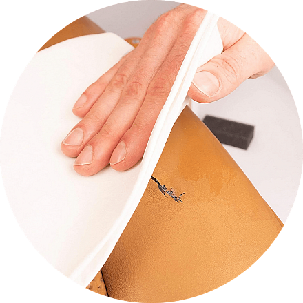 COLОбезжириватель и Пятновыводитель  с поверхностей кожи пластика COLOURLOCK Entfetter, 150 мл. слайд 2 COLОбезжириватель и Пятновыводитель  с поверхностей кожи пластика COLOURLOCK Entfetter, 150 мл. слайд 2