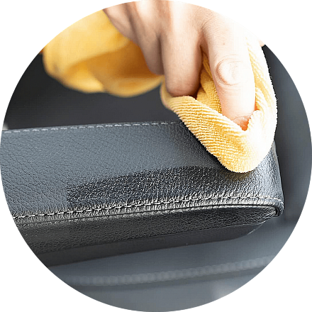 COLОбезжириватель и Пятновыводитель  с поверхностей кожи пластика COLOURLOCK Entfetter, 150 мл. слайд 3 COLОбезжириватель и Пятновыводитель  с поверхностей кожи пластика COLOURLOCK Entfetter, 150 мл. слайд 3