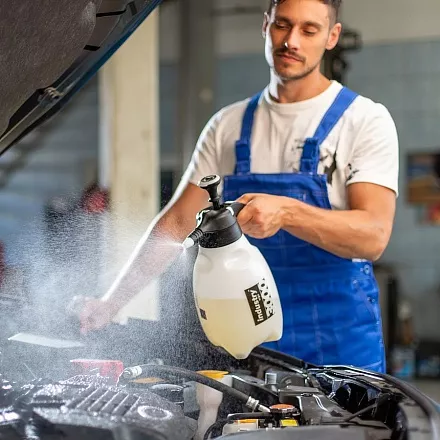 Ручной чёрный помповый опрыскиватель Industry ergo Acid line 3000 (Viton) слайд 2